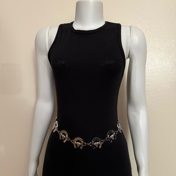 Silver tone metallic horse shoe bull head accents chain belt - Picture 3 of 9
